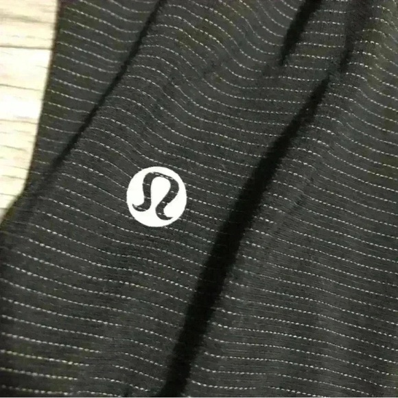 Lulu lemon Black Striped rest less tank black/burlap texture black dune. - Picture 8 of 13